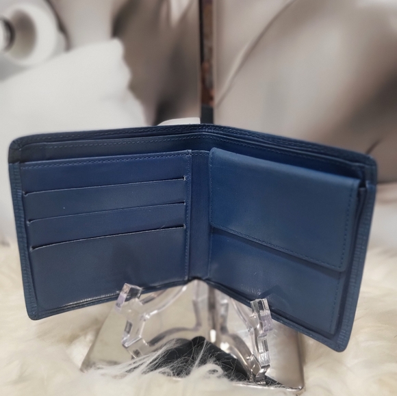 Louis Vuitton Blue Epi Bifold Wallet - Picture 2 of 9